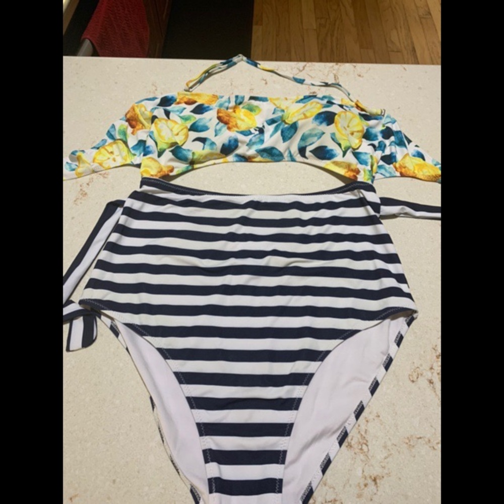 Cupshe monokini with stripes and lemon print!